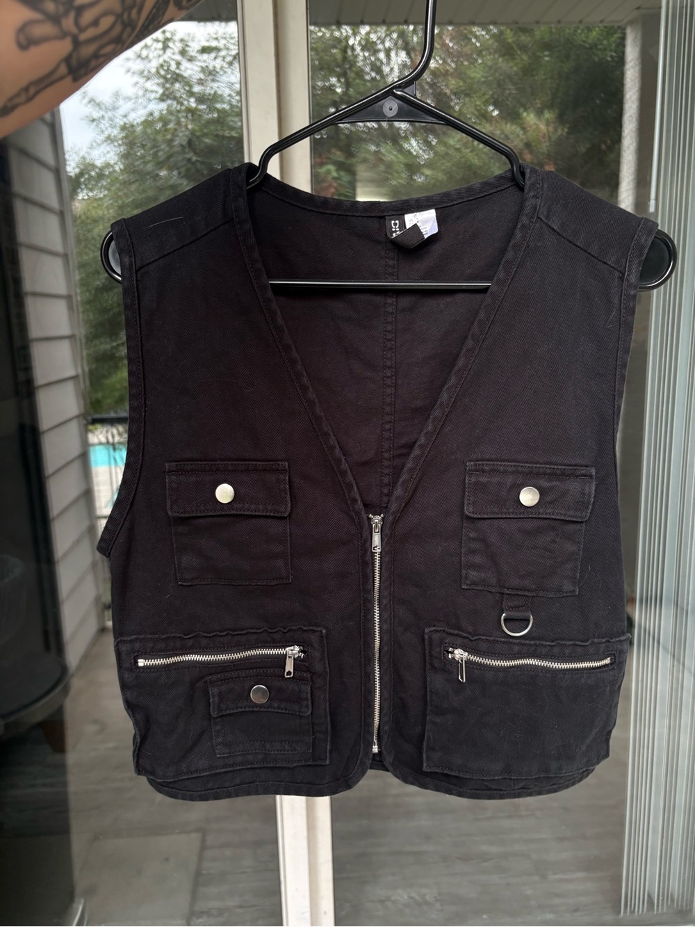 Divided Black Sleeveless Utility Vest